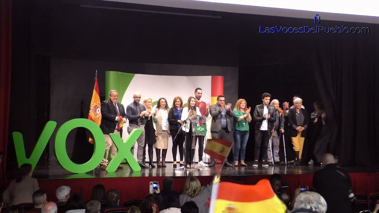 VOX desafía al independentismo más violento y llena en su primer mitin de Sabadell