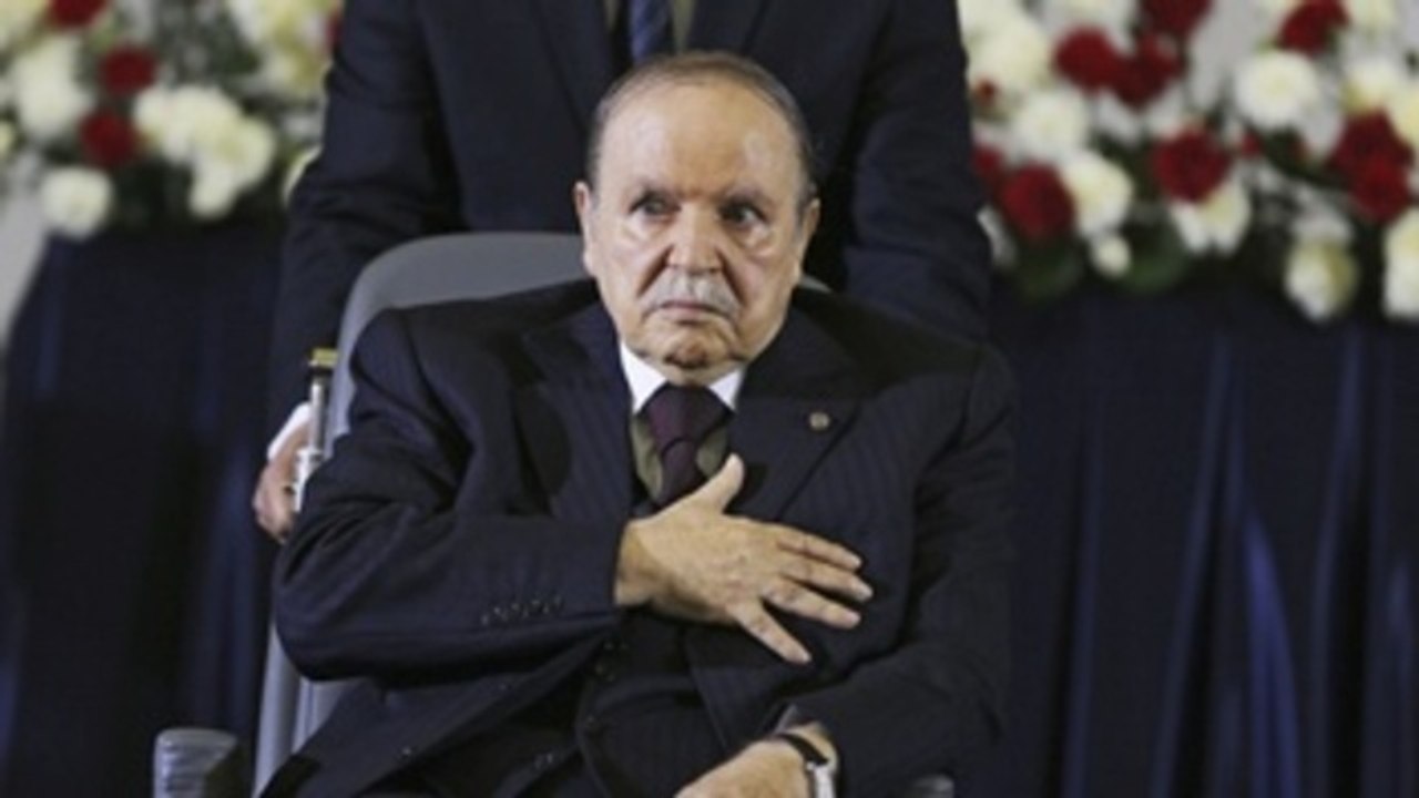 Buteflika se compromete a que se elija un sucesor tras los comicios