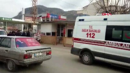 Tartıştığı eşini iki yerinden bıçaklayarak yaraladı