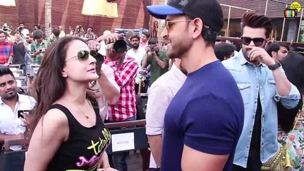 Hrithik Roshan Meets Ex-Gf Amesha Patel 20yrs After Kaho Na Pyaar Hai..Wht Happns Nxt Will Melt U