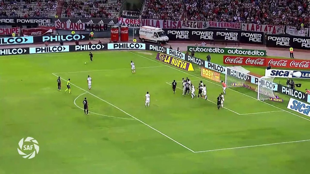 Cristian Ferreira'dan müthiş frikik!