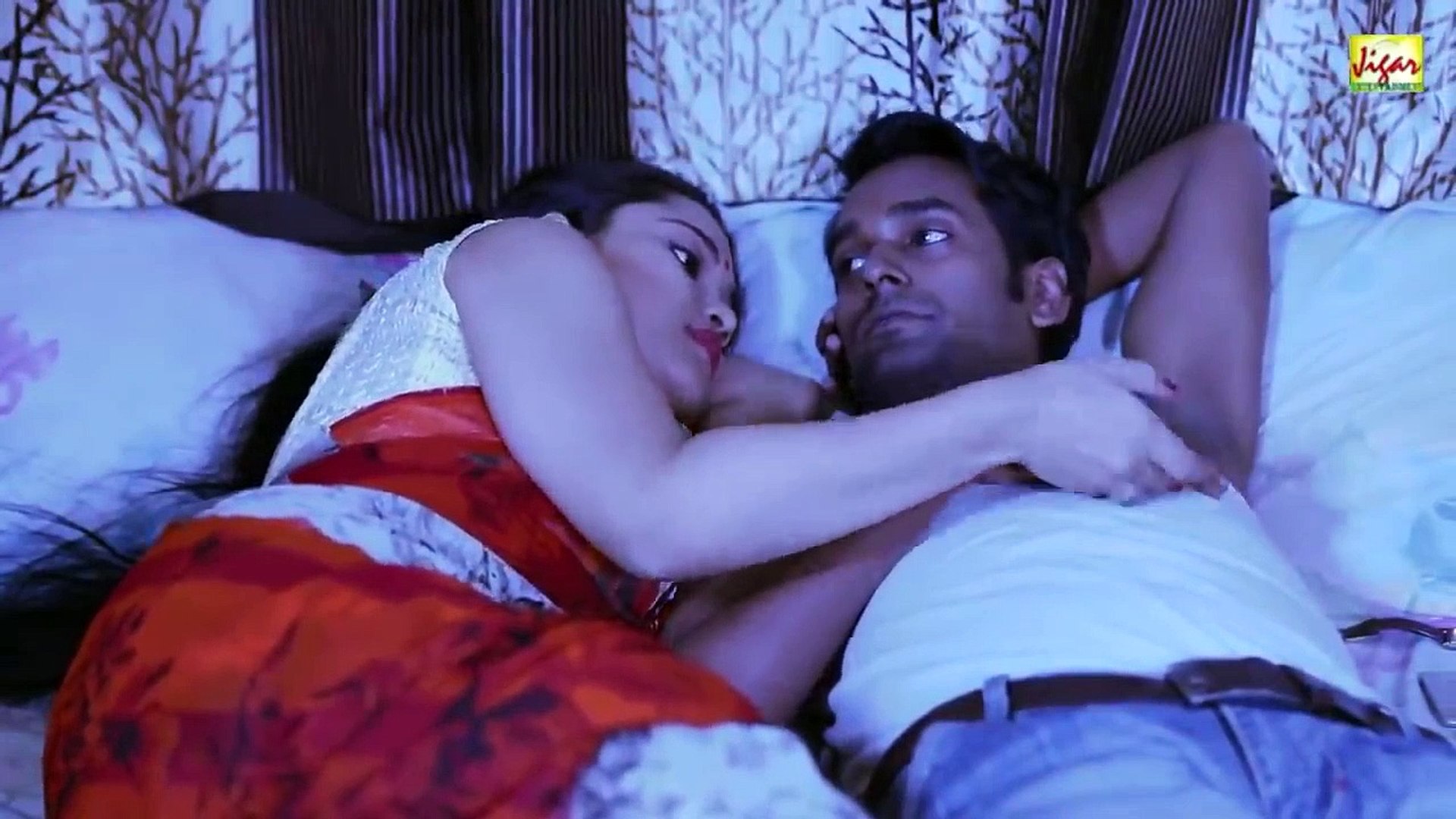 Sexy Bhabi ka Pyar __Hot romance with house wife!! - video Dailymotion
