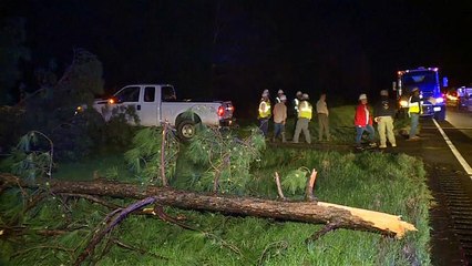 شاهد.. إعصار يجتاح ولاية ألاباما ويتسبب بمقتل 22 شخصا