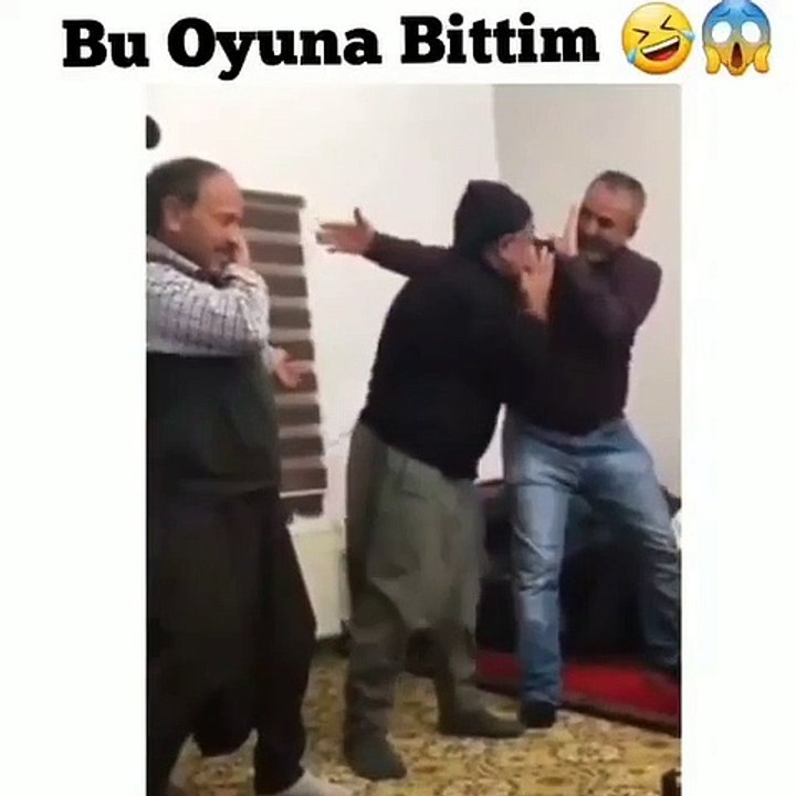 Bu oyunda en az dayak yiyenler parmak kaldırsın :)