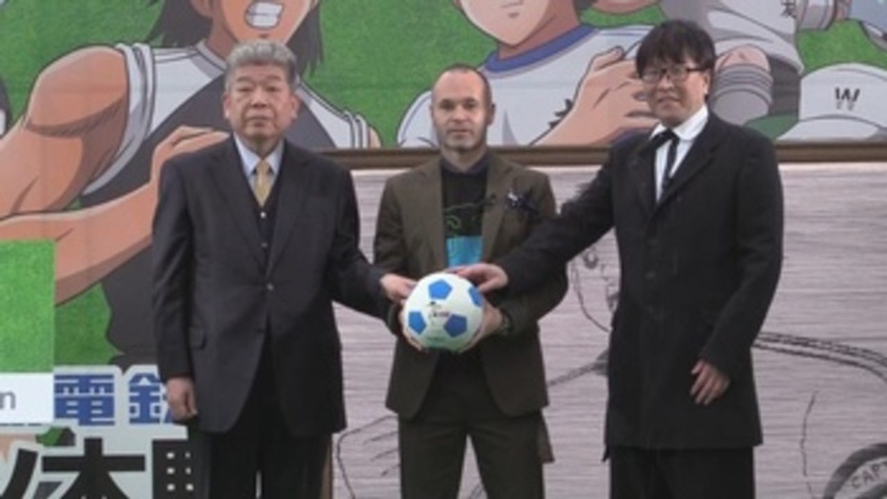 Iniesta inaugura en Tokio una estación dedicada a la serie "Oliver y Benji"