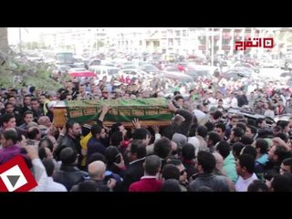 اتفرج| الجماهير تشيع جثمان الفنان حمدى أحمد وسط غياب فني