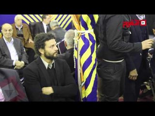 اتفرج| حسام غالي ومرتضى منصور بالأحضان في عزاء حمادة إمام