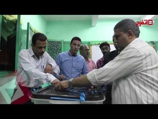 لحظة إغلاق صناديق الاقتراع بإحدى اللجان في الدقي