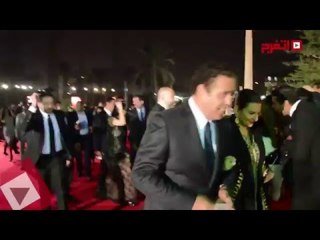 اتفرج | نجوم الفن يهربون من الأمطار في حفل الأوسكار