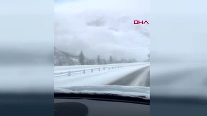 Dha Dış - Çığın Otoyola Düştüğü Anı, Sürücüler Görüntüledi