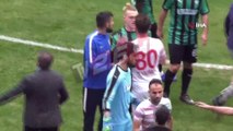 Amedspor - Sakaryaspor Maçında Jilet İddiası!