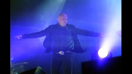 Video herunterladen: Morreu Keith Flint, vocalista do grupo Prodigy