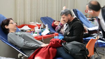 Lösemi olan arkadaşları için gönüllü ordusu kurdular