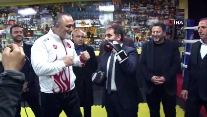 AK Partili Aday’dan örnek davranış