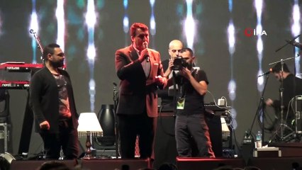 İlk kez oy kullanacak gençler konserde bir araya geldi