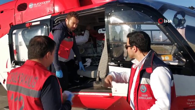 Ambulans helikopterler 21 günlük bebek için havalandı