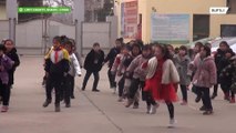 校長先生がキレキレ！中国の学校で行われているすごいダンス