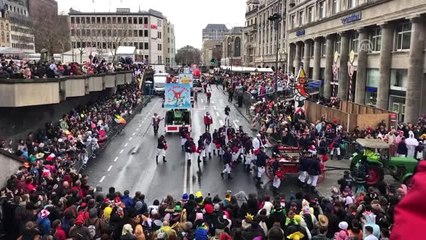 Almanya'da "5. Mevsim" Karnaval Geçidi - Köln