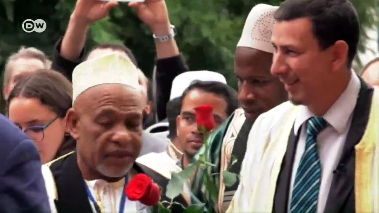 French imams visit terrorist attack scenes | DW...