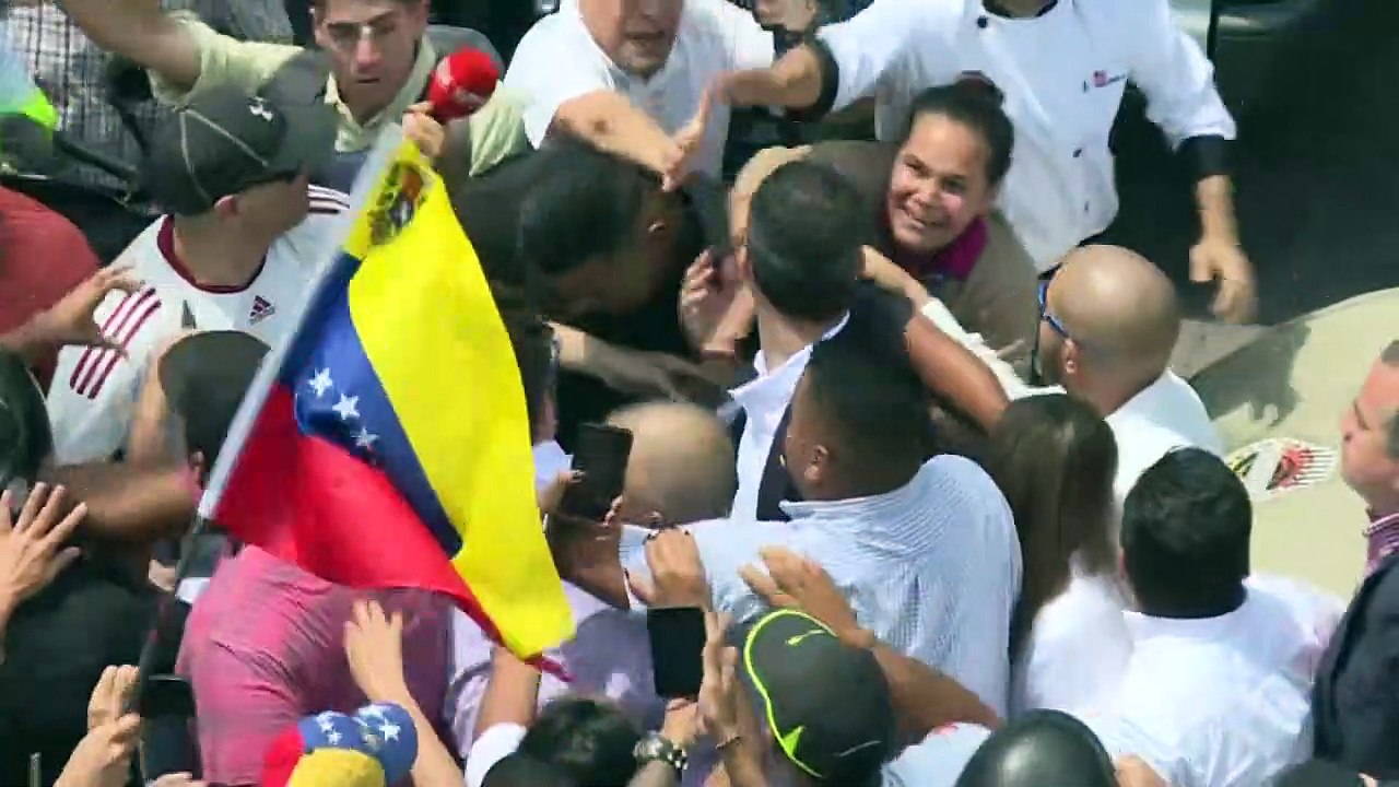 Guaidó desembarca na Venezuela