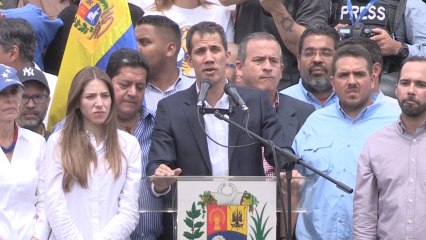 Guaidó pregunta a las Fuerzas Armadas "qué más van a esperar".