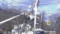 High winds in New York leave thousands without power