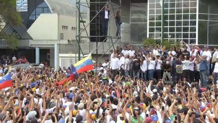 Гуйадо пригрозил новыми санкциями режиму Мадуро