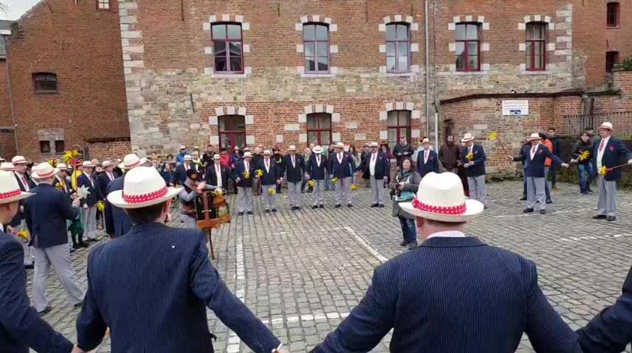 Carnaval de Binche :  minute de silence chez les Chics Types
