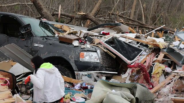People take stock of tornadoes' destruction in rural Alabama
