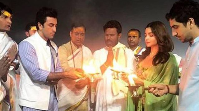 Kumbh: Ranbir Kapoor & Alia Bhatt perform puja before Brahmastra LOGO launch | Boldsky