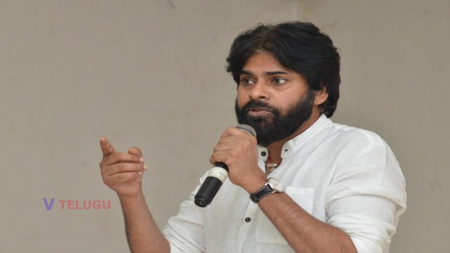 Pawan Kalyan Sensational Comments on Trivikram l Chittoor Student Meet