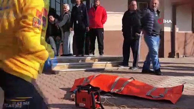 Bunalıma giren adam 7. kattaki evinin penceresinden atladı...Ölen eşini gören kadının feryadı yürek burktu