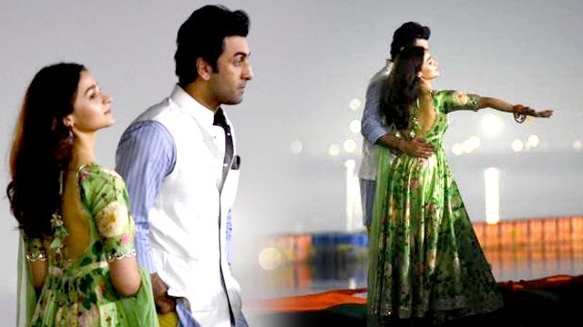 Ranbir Kapoor & Alia Bhatt Look So In Love At Brahmastra Logo Launch At Kumbh Mela