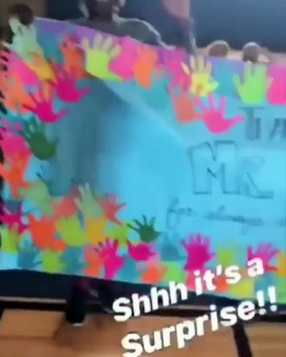 Ces adorables élèves ont surpris le gardien de leur école et c'est émouvant