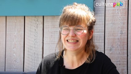 Langues de pub : Mélanie Pennec