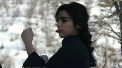 تمرین کاراته دختران و پسران کُرد در کوهستان‌های برفی عراق