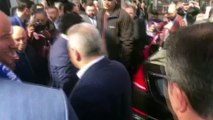 Binali Yıldırım partisinin seçim irtibat bürosunu ziyaret etti - İSTANBUL