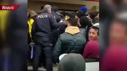 Download Video: Denizli'de biber gazı sıkan polis görevden uzaklaştırıldı