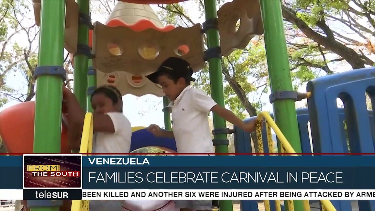 Venezuelans Celebrate Carnival in Peace