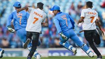 India vs Australia 2nd ODI:  MS Dhoni chased around by pitch invader fan in Nagpur| वनइंडिया हिंदी