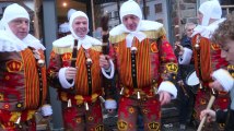 Mardi gras à Binche : le départ de Gautier De Winter avec la société de gilles 