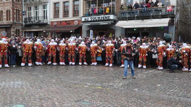 Mardi gras du Carnaval de Binche : un rondeau matinal