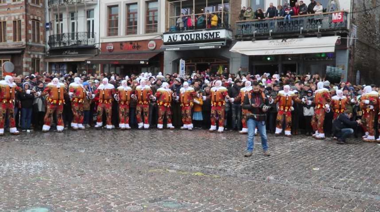 Mardi gras du Carnaval de Binche : un rondeau matinal