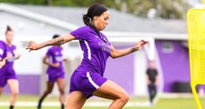 Kanadalı Kadın Futbolcu Sydney Leroux, 5,5 Aylık Hamileyken İdmana Çıktı