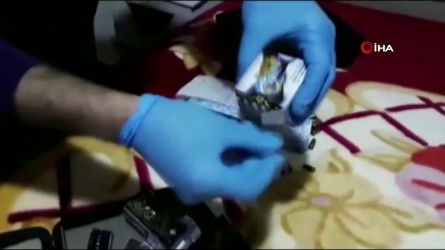 Kiraladıkları evlerde uyuşturucu madde üretenlere polis engeli