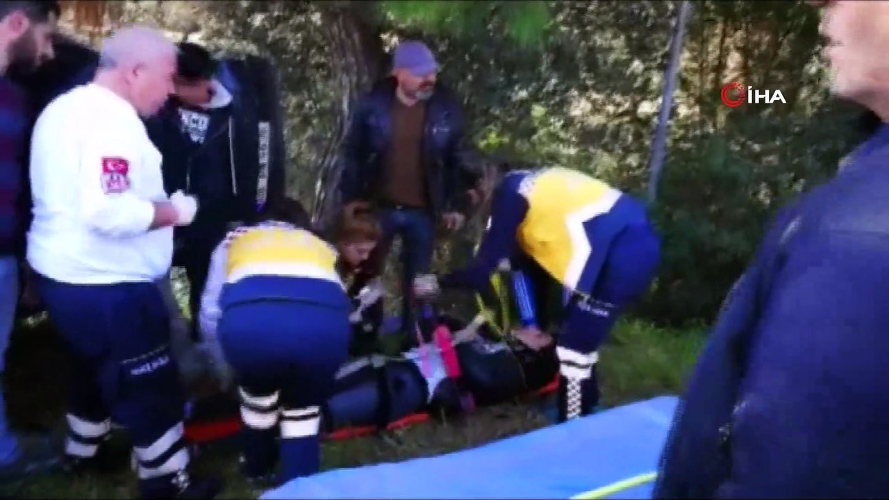 Öğrencilerin otostopla bindikleri otomobil kaza yaptı