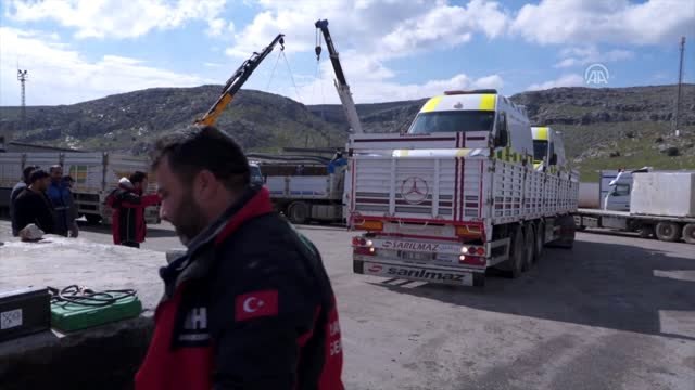 Katar'dan Suriye'ye Ambulans Desteği