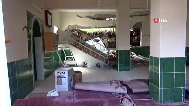 Hatay’da Toprak Kayması Sonucu Cami Duvarı Çöktü