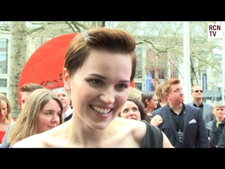 Veronica Roth Interview Divergent European Premiere