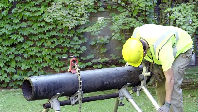 手动大管径PVC和PE切管机-如何组装 (PLAS Assembly) - Reed Manufacturing